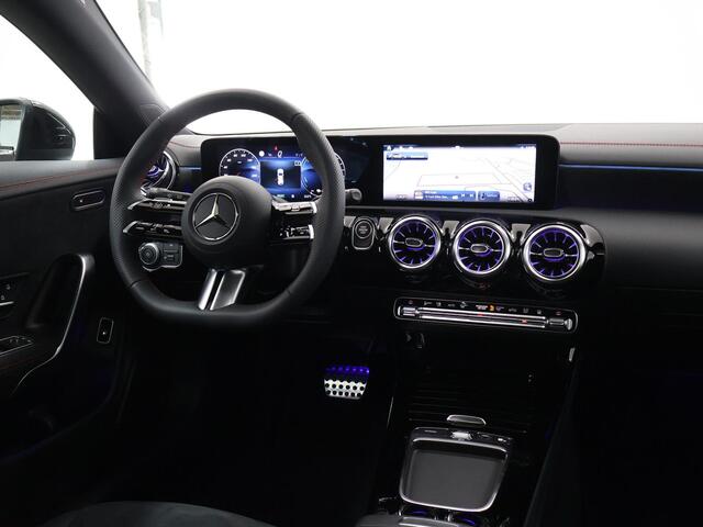 Mercedes-Benz Cla Shooting Brake 250e Business Solution AMG | Nightpakket | Panoramadak | Parkeercamera | Stoelverwarming | Keyless Entry/Go |