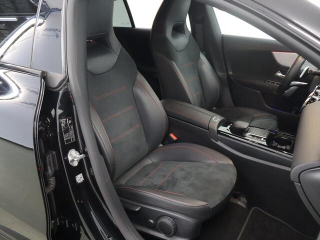 Mercedes-Benz Cla Shooting Brake 180 Business Solution AMG | Night | Achteruitrijcamera | Stoelverwarming | Elektrische achterklep |