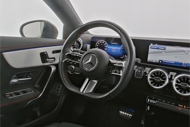 Mercedes-Benz Cla Shooting Brake 250 e AMG Plug-In Hybride Trekhaak | AMG Line | Panorama Schuif-Kanteldak | Distronic | Head-up display | Parkeerpakket met 360°-camera Inclusief 24 maanden MB Certified garantie voor Europa.