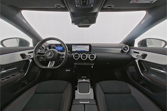 Mercedes-Benz Cla Shooting Brake 250 e AMG Plug-In Hybride Trekhaak | AMG Line | Panorama Schuif-Kanteldak | Distronic | Head-up display | Parkeerpakket met 360°-camera Inclusief 24 maanden MB Certified garantie voor Europa.