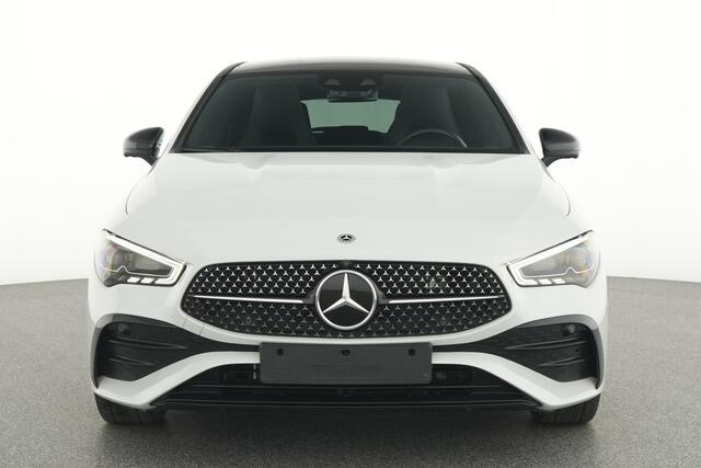 Mercedes-Benz Cla Shooting Brake 250 e AMG Plug-In Hybride Trekhaak | AMG Line | Panorama Schuif-Kanteldak | Distronic | Head-up display | Parkeerpakket met 360°-camera Inclusief 24 maanden MB Certified garantie voor Europa.