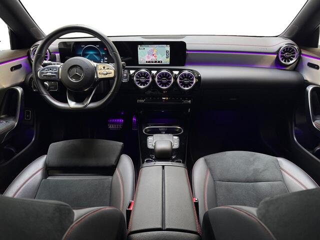 Mercedes-Benz Cla Shooting Brake 250 e AMG Line I Panoramadak I Ambient Lighting I Stoelverwarming