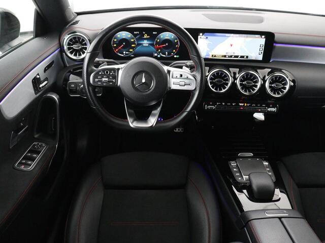 Mercedes-Benz Cla Shooting Brake 180 Business Solution AMG | Panoramadak | Stoelverwarming | Memory | Sfeerverlichting | Matrix LED | Leder/Alcantara | Side Assist | Widescreen | Navigatie | Camera | Climate control