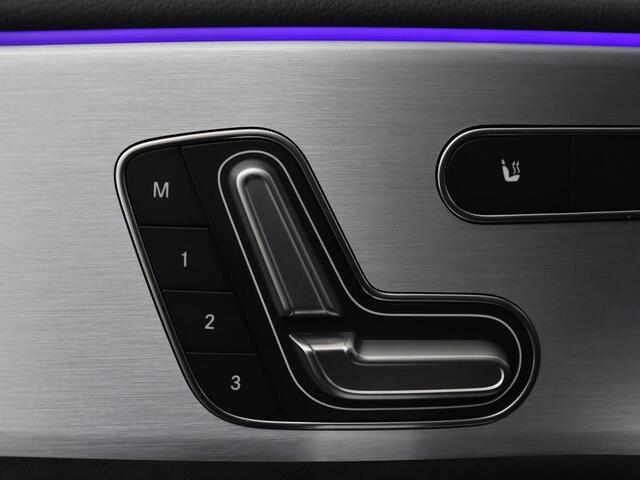 Mercedes-Benz Cla Shooting Brake 180 Business Solution AMG | Panoramadak | Stoelverwarming | Memory | Sfeerverlichting | Matrix LED | Leder/Alcantara | Side Assist | Widescreen | Navigatie | Camera | Climate control