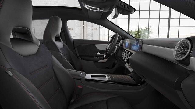 Mercedes-Benz Cla Shooting Brake 180 Business Solution AMG | Panoramaschuifdak | Premium plus | Night pakket | Multispaaks velgen | Head-up display | Dodehoekassistent | 360° camera | Stoelverwarming |