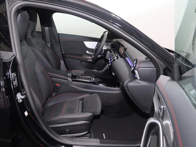 Mercedes-Benz Cla Shooting Brake 180 Business Solution AMG | Panoramaschuifdak | Head-up display | Trekhaak | 360° camera | Dodehoekassistent | MULTIBEAM LED koplampen |