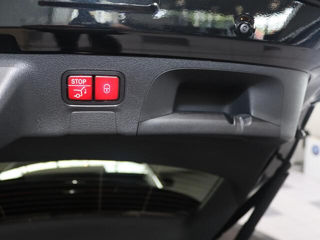 Mercedes-Benz Cla Shooting Brake 180 Business Solution AMG | Panoramaschuifdak | Head-up display | Trekhaak | 360° camera | Dodehoekassistent | MULTIBEAM LED koplampen |
