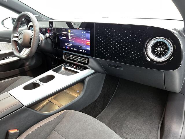Mercedes-Benz Cla Shooting Brake 250+ Business Solution AMG 85 kWh | Nightpakket | Trekhaak | Sportstoelen | Vast panoramadak | Warmtewerend, donkergetint glas | 18 inch vijfspaaks AMG-velgen | URBAN GUARD |