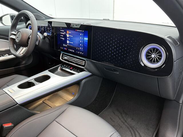 Mercedes-Benz Cla Shooting Brake 250+ Business Solution AMG 85 kWh | Trekhaak | Vast panoramadak | Warmtewerend, donkergetint glas | URBAN GUARD | 18 inch vijfspaaks lichtmetalen AMG-velgen |