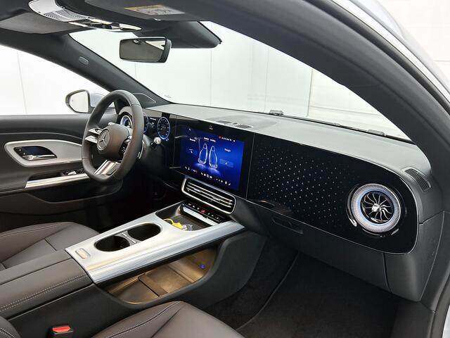 Mercedes-Benz Cla Shooting Brake 250+ Business Solution AMG 85 kWh | Trekhaak | Vast panoramadak | Warmtewerend, donkergetint glas | Massagefunctie | 18 inch vijfspaaks lichtmetalen AMG-velgen |