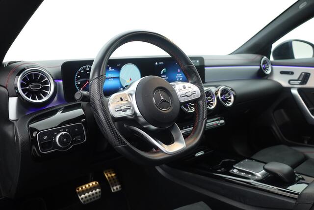 Mercedes-Benz Cla Shooting Brake 180 Business Solution AMG | AMG-Styling | Matrix Led | CarPlay | Burmester | Stoelverw. | Panoramadak | DAB