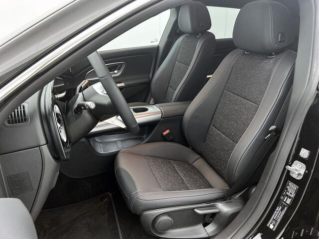 Mercedes-Benz Cla Shooting Brake 250+ Business Solution 85 kWh | Smartphone integratiepakket | Warmtewerend, donkergetint glas | Massagefunctie | Vast panoramadak | URBAN GUARD | 18 inch zes-dubbelspaaks lichtmetalen velgen |