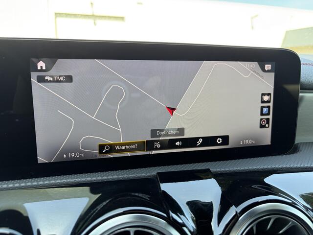 Mercedes-Benz Cla Shooting Brake 200 Business Solution AMG / Schuif- en Kantel Dak / Apple Carplay & Android Auto / Elektrisch Verstelbare Stoelen / Stoelverwarming / Elektrische Achterklep / Trekhaak /