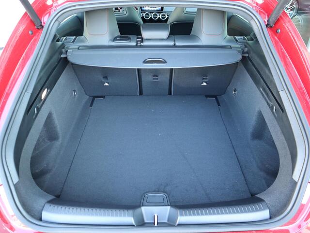 Mercedes-Benz Cla Shooting Brake 180 Star Edition AMG Line