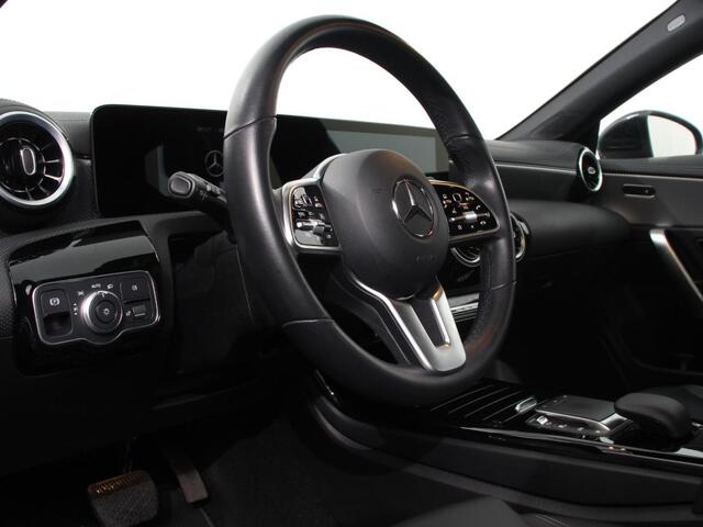 Mercedes-Benz Cla Shooting Brake 200 163pk DCT Progressive | Navigatie | Camera | Parkeersensoren | Elektrische achterklep | Stoelverwarming | Cruise Control | Ledverlichting | Climate Control