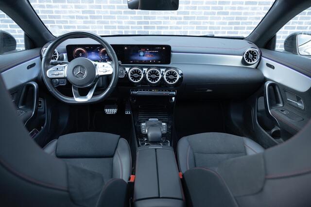 Mercedes-Benz Cla Shooting Brake 250 e Business Solution AMG Limited | Plug-in Hybrid (PHEV) | Panoramadak | Achteruitrijcamera | Parkeersensoren | Night-pakket | Lichtmetalen Velgen 18 inch | MBUX Widescreen | Stoelverwarming | Apple Carpaly | Android Auto