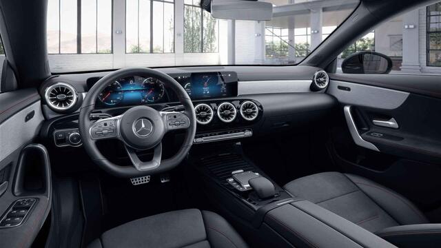 Mercedes-Benz Cla Shooting Brake 180 AMG Line | Night pakket | Digital light | Panoramadak |