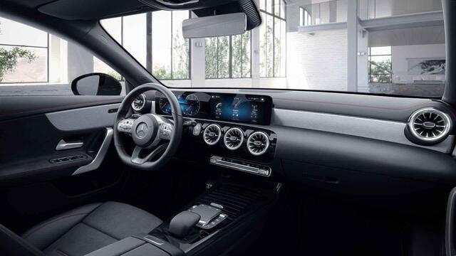 Mercedes-Benz Cla Shooting Brake 180 AMG Line | Night pakket | Digital light | Panoramadak |