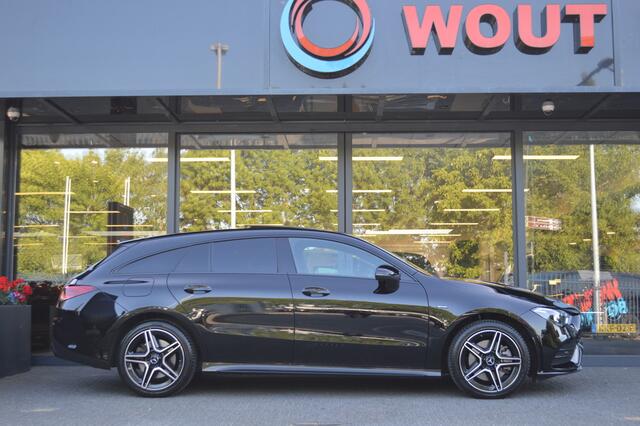 Mercedes-Benz Cla Shooting Brake 250 e AMG Led Panorama Widescreen Sfeer Camera Augmented Pdc