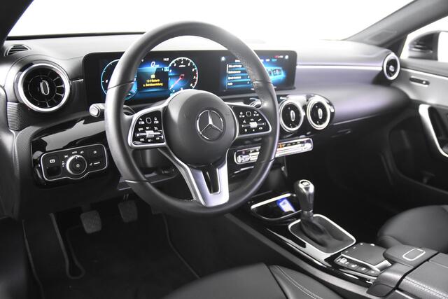 Mercedes-Benz Cla Shooting Brake *1ste Eigenaar*Leer*Navigatie*Camera*Stoelverwarming* 180