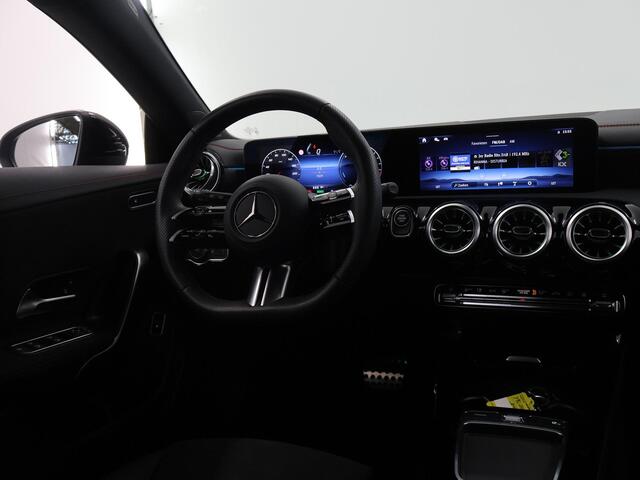 Mercedes-Benz Cla Shooting Brake 250 e Star Edition AMG Line | Night | Sfeerverlichting | Widescreen | Multispaaks lichtmetalen velgen | Achteruitrijcamera |