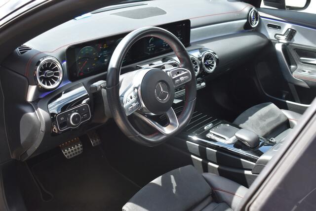 Mercedes-Benz Cla Shooting Brake 250 e Business Solution AMG Limited PANO/MEMORY/MATRIX/SFEERVERLICHTING/CARPLAY