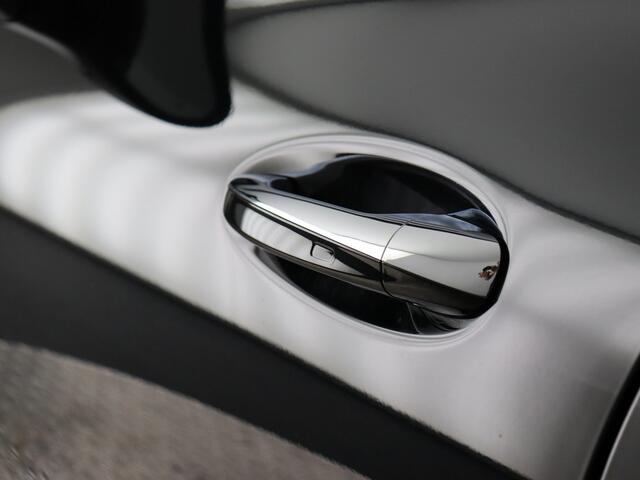 Mercedes-Benz Cla Shooting Brake 250 e Business Solution AMG Limited (NL-Auto / Pano / Burmester / Elekt. Stoelen + achterklep / Carplay / Camera / ACC)