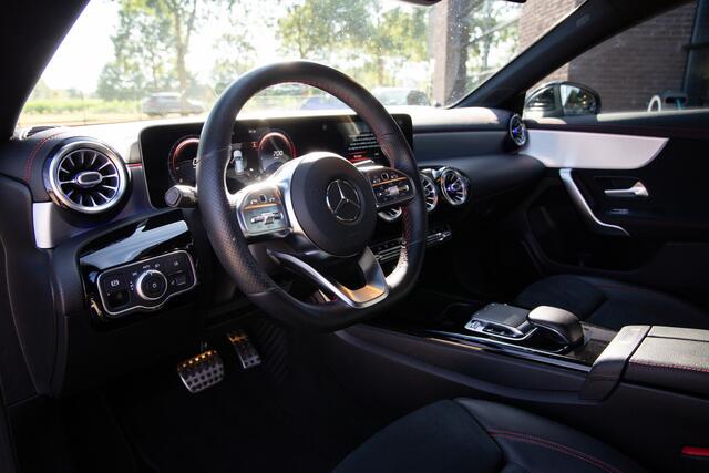Mercedes-Benz Cla Shooting Brake 220 Advantage AMG Pakket , Widescreen, Sfeerverlichting,