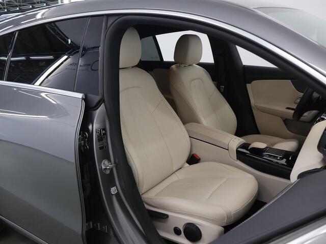Mercedes-Benz Cla Shooting Brake 180 Luxury Line | Beige interieur | Distronic | Extra getint glas | Keyless | Stoelverwarming |