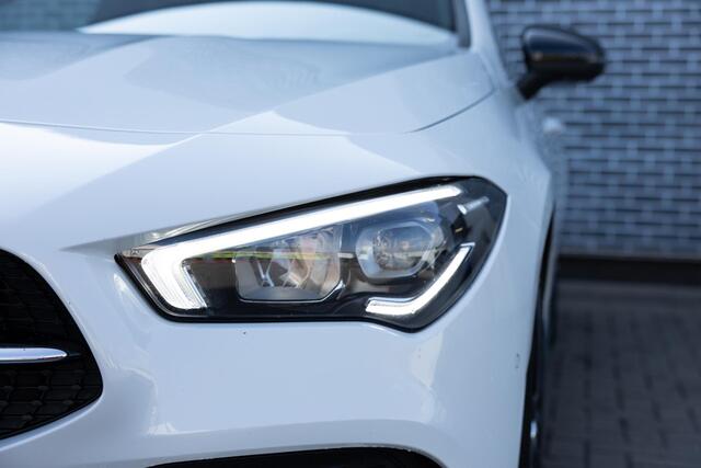 Mercedes-Benz Cla Shooting Brake 250 e AMG Line | Plug-in Hybrid (PHEV) | Panoramadak | Burmeister Audio | Elektrisch Verstelbare Voorstoelen | Elektrische Achterklep | LED Koplampen | Widescreen MBUX | Stoelverwarming | Apple Carplay | Android Auto