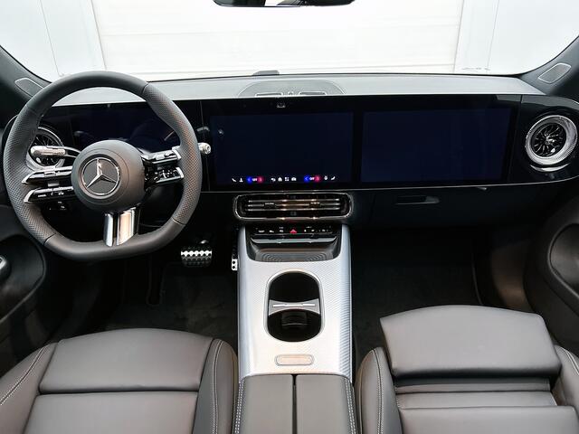 Mercedes-Benz Cla Shooting Brake 200 Business Solution AMG | Premium pakket | Nightpakket | Parkeerpakket | Trekhaak | Vast panoramadak | Massage functie | 19" vijf dubbelspaaks lichtmetalen AMG-velgen |