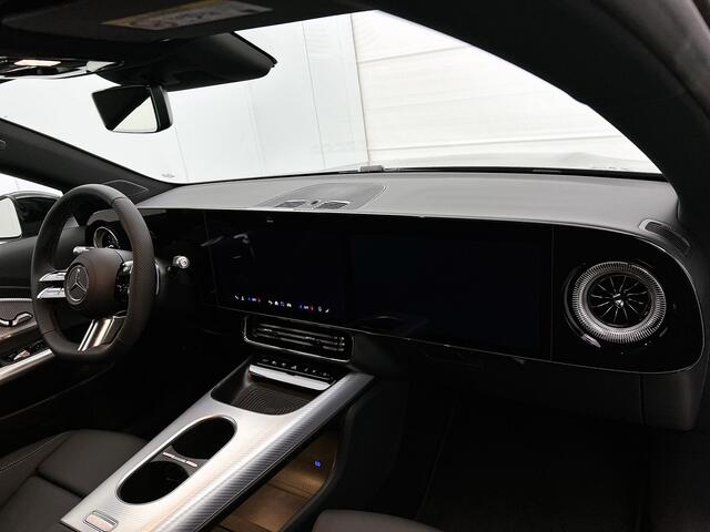 Mercedes-Benz Cla Shooting Brake 200 Business Solution AMG | Premium pakket | Nightpakket | Parkeerpakket | Trekhaak | Vast panoramadak | Massage functie | 19" vijf dubbelspaaks lichtmetalen AMG-velgen |