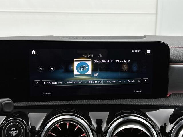 Mercedes-Benz Cla Shooting Brake 200 AMG Line AMG Line | Night Pakket | Panorama Schuif-Kanteldak | Parkeerpakket met achteruitrijcamera. Inclusief 24 maanden Mercedes-Benz Certified garantie voor Europa.