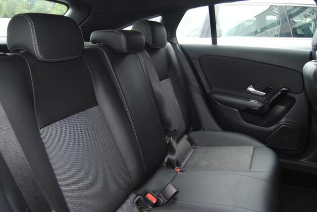 Mercedes-Benz Cla Shooting Brake 180 Advantage