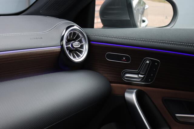 Mercedes-Benz Cla Shooting Brake 250 e AMG Line | Memory | Distronic | Panoramadak | Keyless Go | Verwarmd Stuurwiel | Camera | Sfeerverlichting |
