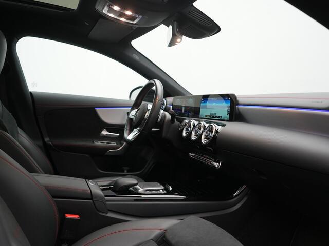 Mercedes-Benz Cla Shooting Brake 200 Business Solution AMG 164pk Dealer O.H. | Panodak | Camera | Multi Beam LED | Alcantara Sportstoelen Memory & Verwarmd | Sfeerverlichting | Keyless | Apple Carplay | Cruise Control | Navigatie | DAB |