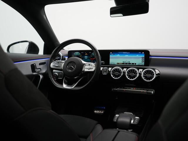 Mercedes-Benz Cla Shooting Brake 200 Business Solution AMG 164pk Dealer O.H. | Panodak | Camera | Multi Beam LED | Alcantara Sportstoelen Memory & Verwarmd | Sfeerverlichting | Keyless | Apple Carplay | Cruise Control | Navigatie | DAB |