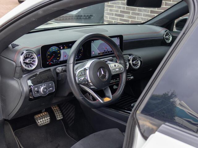 Mercedes-Benz Cla Shooting Brake 220 Premium Plus AMG Pano 19" LED