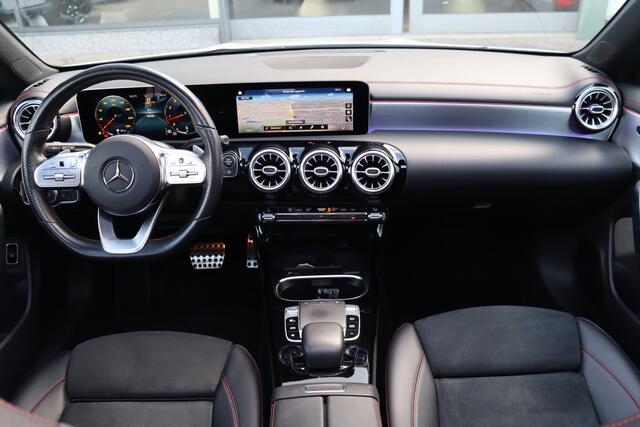 Mercedes-Benz Cla Shooting Brake 220 Premium Plus | Pano | Sfeerverlichting | Stoelverwarming | Camera | LED