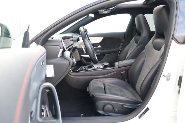 Mercedes-Benz Cla Shooting Brake 220 Premium Plus | Pano | Sfeerverlichting | Stoelverwarming | Camera | LED