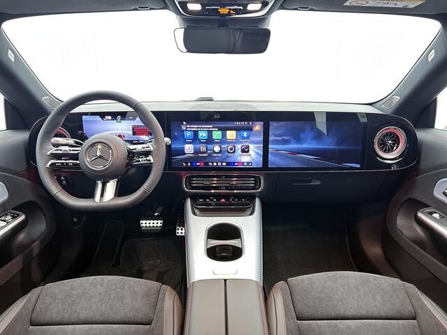 Mercedes-Benz Cla Shooting Brake 180 Business Solution AMG | Premium pakket | Nightpakket | Trekhaak | Vast panoramadak | 18" vijfspaaks lichtmetalen AMG-velgen | Sportstoelen | Massage functie | URBAN GUARD |
