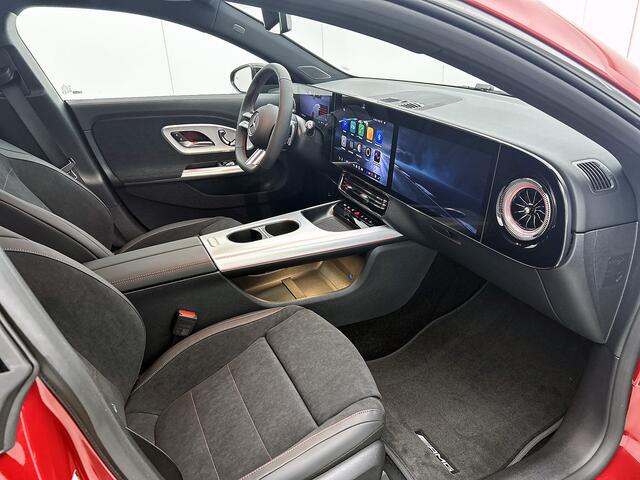 Mercedes-Benz Cla Shooting Brake 180 Business Solution AMG | Premium pakket | Nightpakket | Trekhaak | Vast panoramadak | 18" vijfspaaks lichtmetalen AMG-velgen | Sportstoelen | Massage functie | URBAN GUARD |