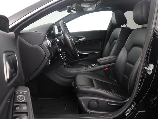 Mercedes-Benz Cla Shooting Brake 200 Ambition | Panoramadak | Cruise control | Dodehoek detectie | Leder | Stoelverwarming | Park assist | Climate control | Navigatie | Bluetooth