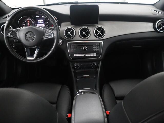 Mercedes-Benz Cla Shooting Brake 200 Ambition | Panoramadak | Cruise control | Dodehoek detectie | Leder | Stoelverwarming | Park assist | Climate control | Navigatie | Bluetooth