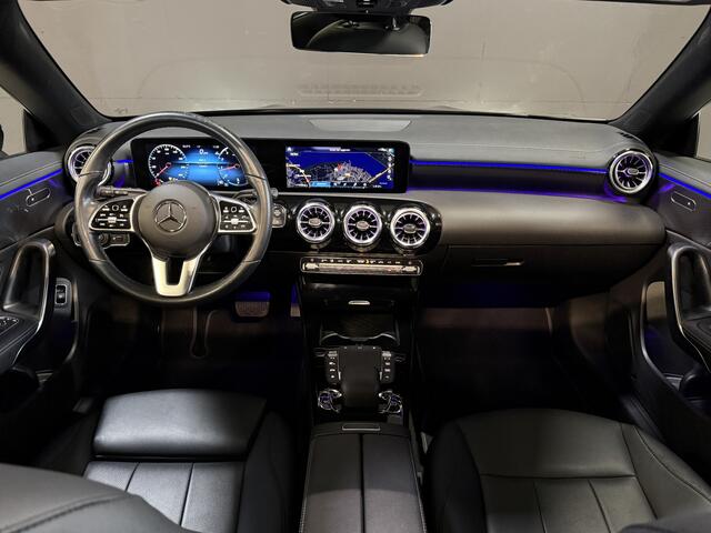 Mercedes-Benz Cla Shooting Brake 180 Luxury Line | Panoramadak | Leder | Camera | Sfeerverlichting