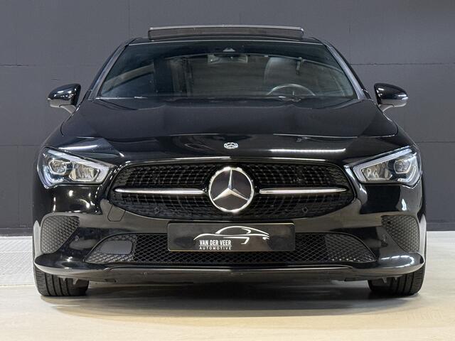 Mercedes-Benz Cla Shooting Brake 180 Luxury Line | Panoramadak | Leder | Camera | Sfeerverlichting