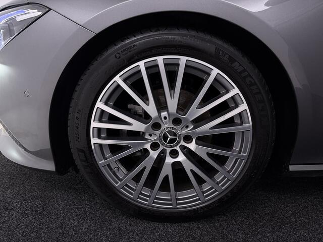 Mercedes-Benz Cla Shooting Brake 180 Luxury Line | Elektrische Trekhaak | 18" Multispaaks Velgen | Stoelverwarming | Sfeerverlichting | Camera | Onderweg-naar-dealer
