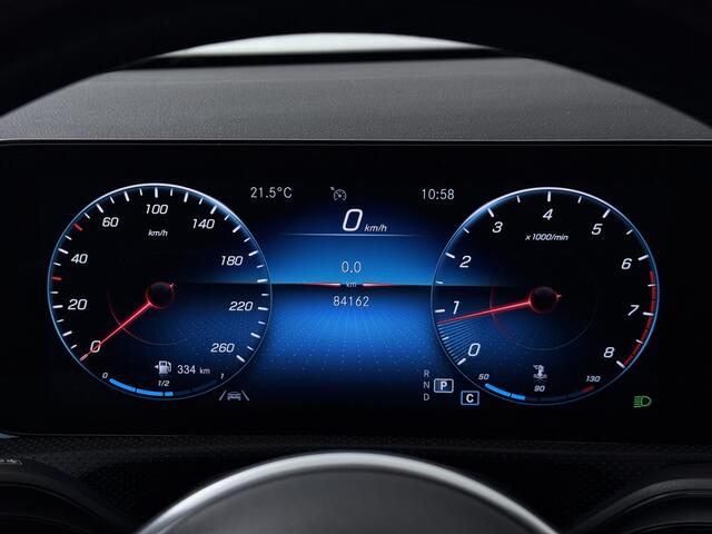 Mercedes-Benz Cla Shooting Brake 180 Luxury Line | Elektrische Trekhaak | 18" Multispaaks Velgen | Stoelverwarming | Sfeerverlichting | Camera | Onderweg-naar-dealer