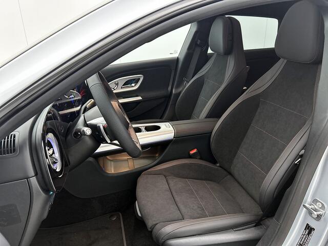 Mercedes-Benz Cla Shooting Brake 200 Business Solution AMG 58 kWh | Premium Plus pakket | Nightpakket | Trekhaak | Vast panoramadak | Sportstoelen | URBAN GUARD | Massage functie | 18" vijfspaaks lichtmetalen AMG-velgen |