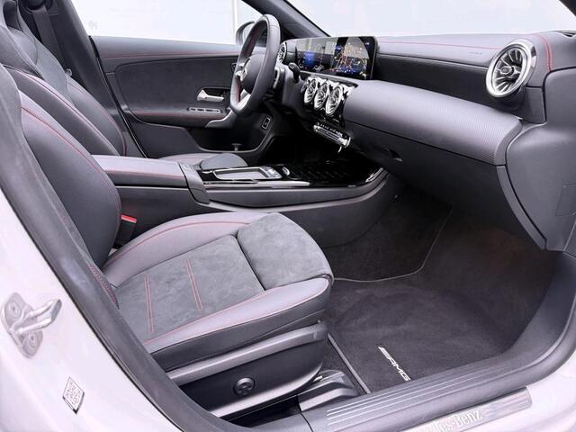 Mercedes-Benz Cla Shooting Brake 250 e Business Solution AMG AMG Line | Night Pakket | Panorama Schuif-Kanteldak | 19 Inch AMG Velgen | Sfeerverlichting. Inclusief 24 maanden MB Certified garantie voor Europa.